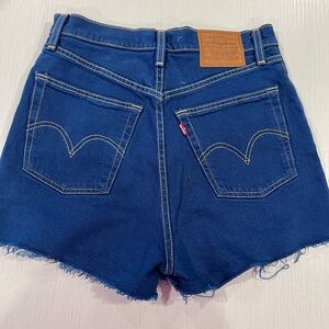 Levi's Ribcage Shorts Sz 27